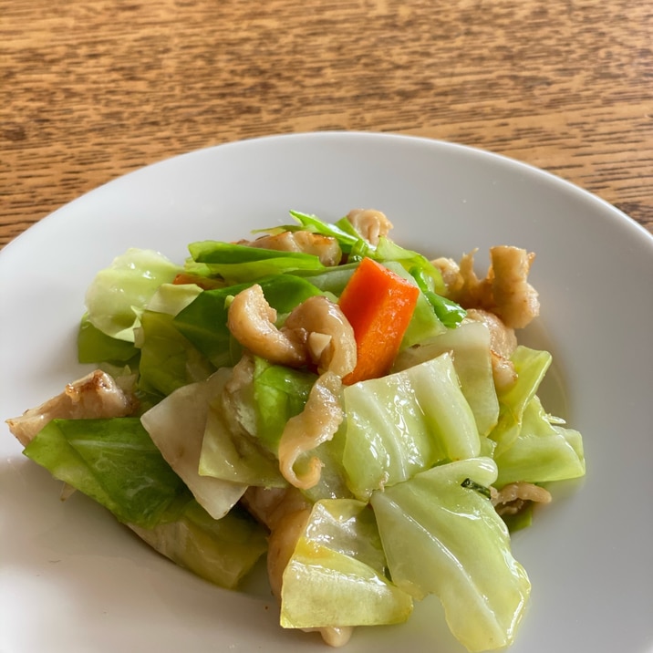 これぞシンプルでおいしい❣️野菜炒め鶏皮の脂使用で